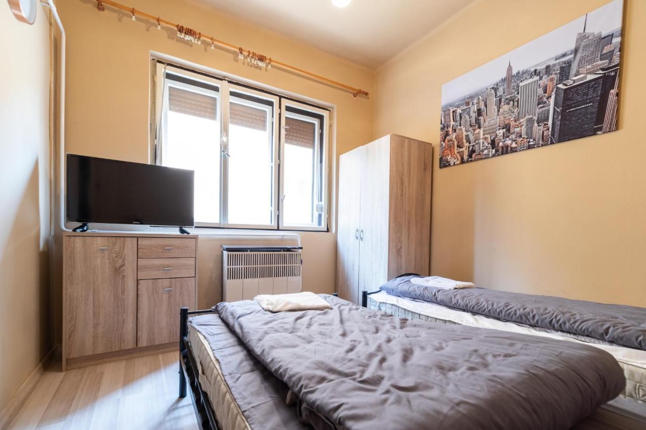 Ivanhoe Apartman Apartment Nyirbator Exterior photo